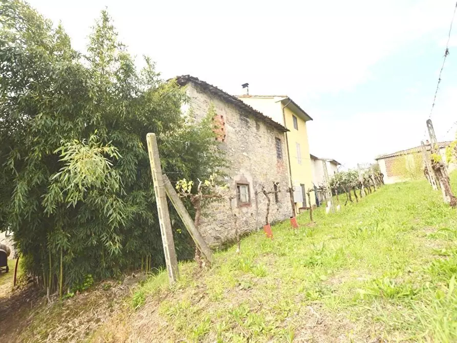 Immagine 9 di Deposito in vendita  a Capannori