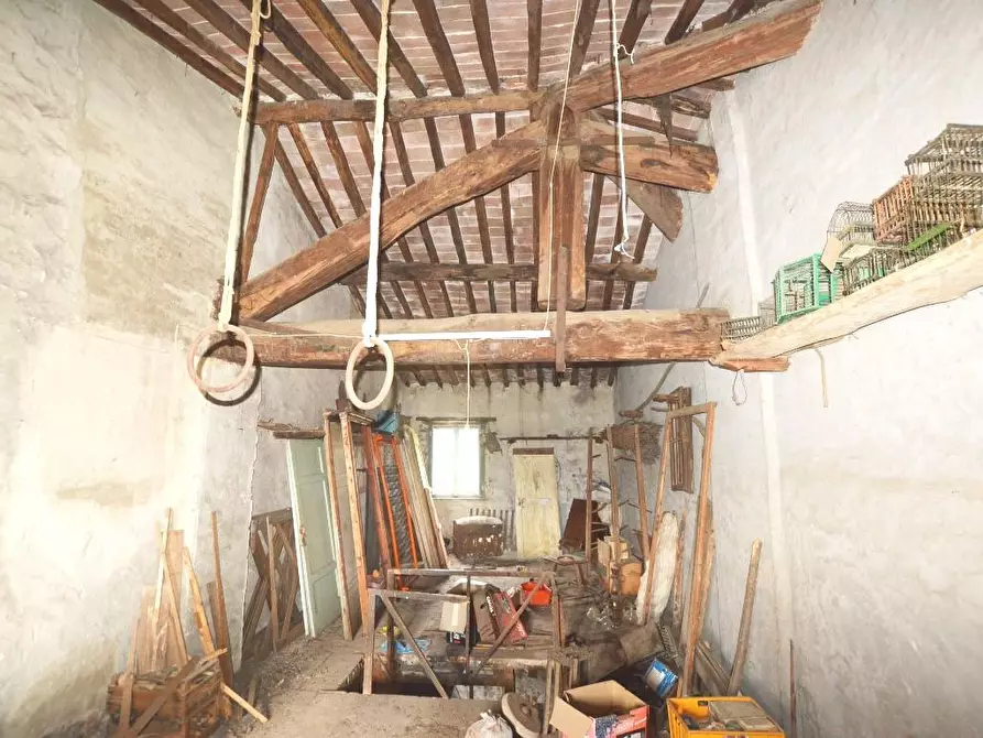 Immagine 17 di Deposito in vendita  a Capannori