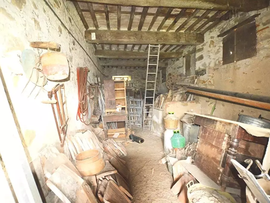 Immagine 14 di Deposito in vendita  a Capannori