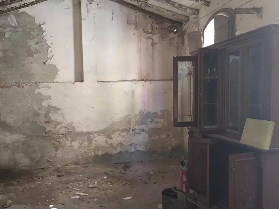 Immagine 4 di Attività artigianale in vendita  a Carrara