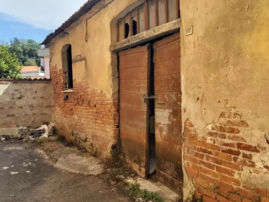 Immagine 9 di Attività artigianale in vendita  a Carrara