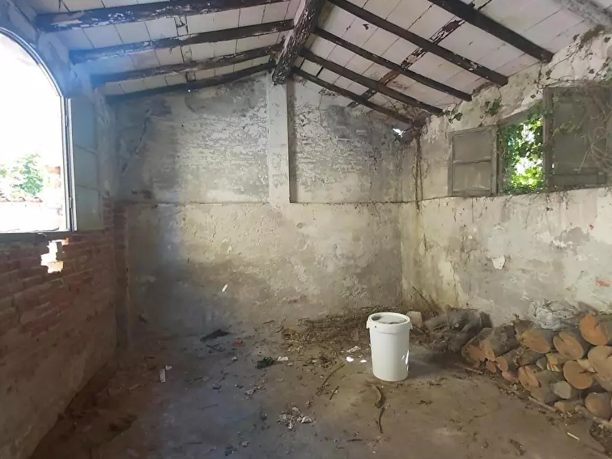 Immagine 8 di Attività artigianale in vendita  a Carrara