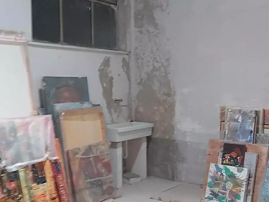 Immagine 5 di Attività artigianale in affitto  a Massa