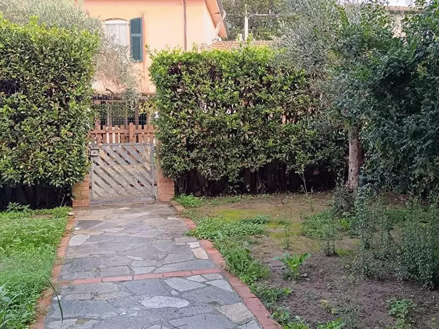 Immagine 2 di Casa semindipendente in vendita  a Castelnuovo Magra