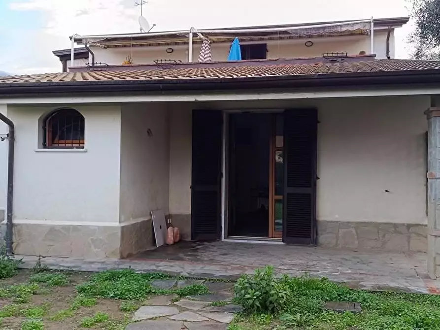 Immagine 17 di Casa semindipendente in vendita  a Castelnuovo Magra