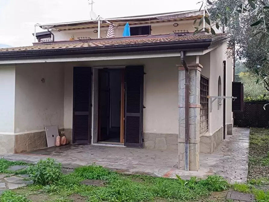 Immagine 41 di Casa semindipendente in vendita  a Castelnuovo Magra