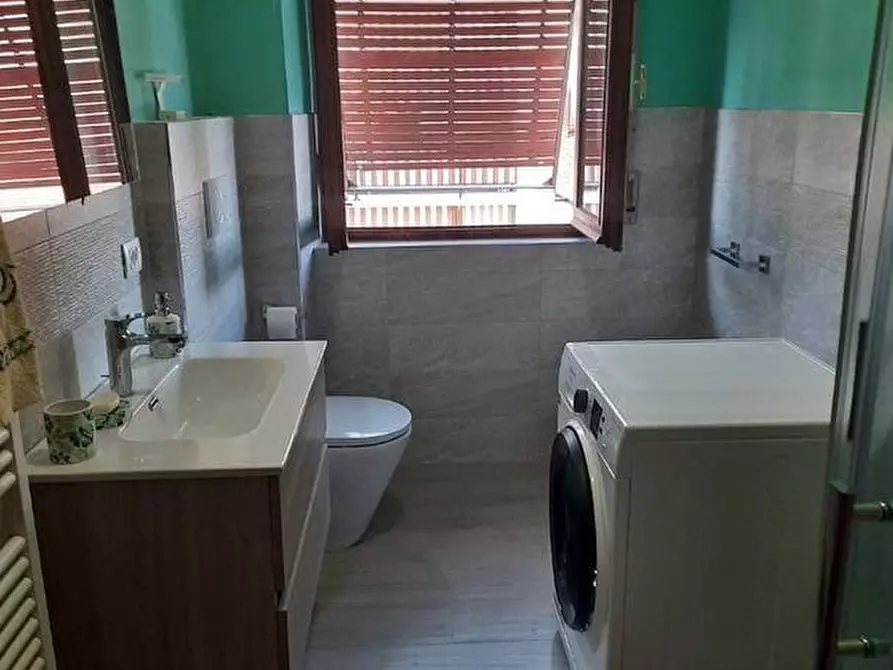 Immagine 5 di Appartamento in affitto  a Carrara