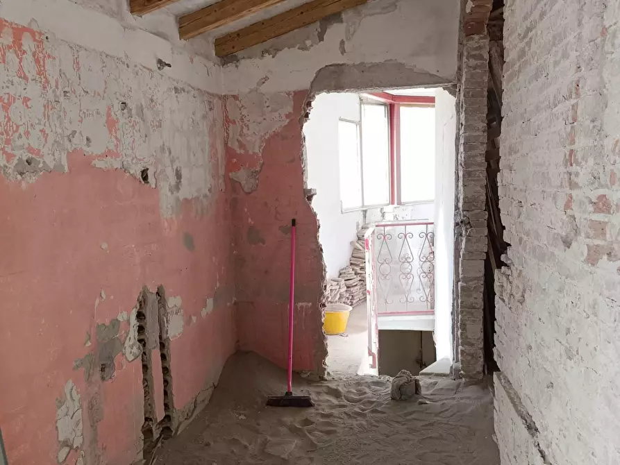 Immagine 10 di Casa semindipendente in vendita  a Carrara