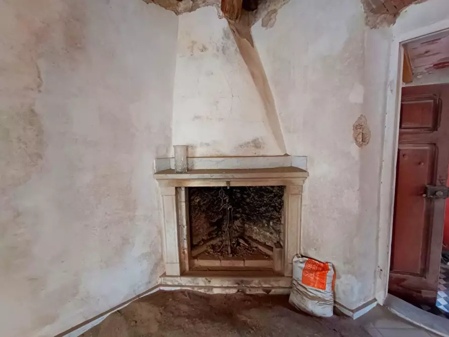 Immagine 2 di Casa semindipendente in vendita  a Carrara