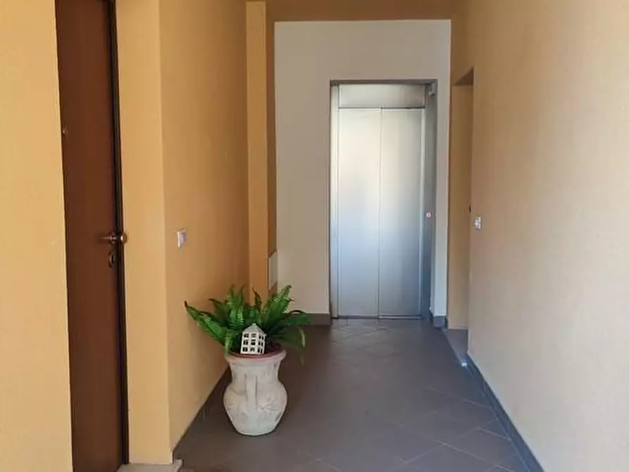 Immagine 16 di Appartamento in vendita  a Castelnuovo Magra