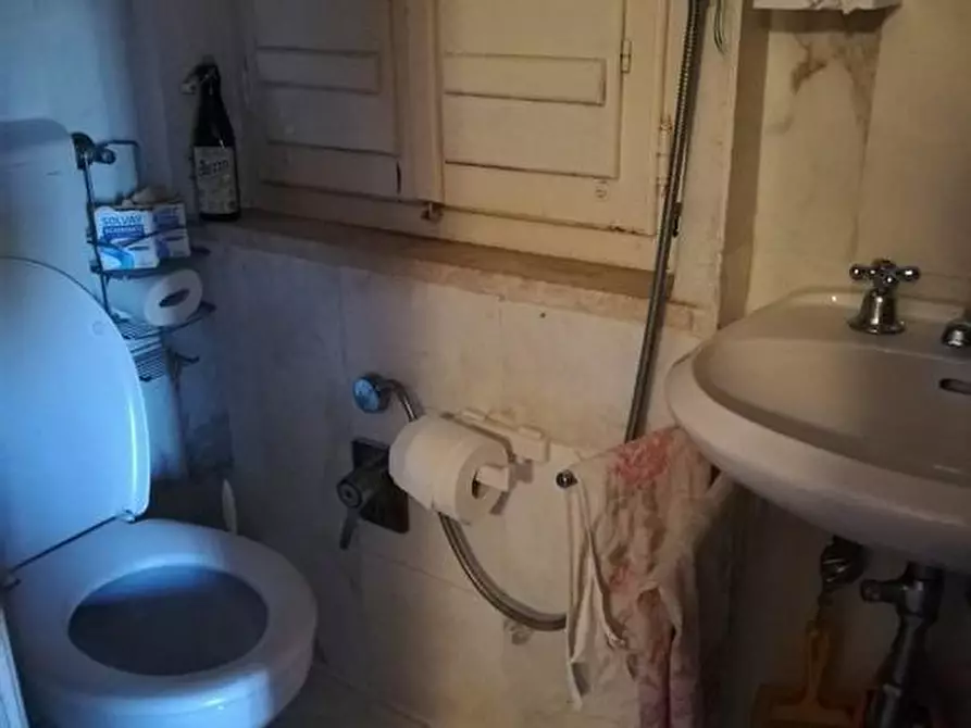 Immagine 38 di Casa indipendente in vendita  a Ortonovo