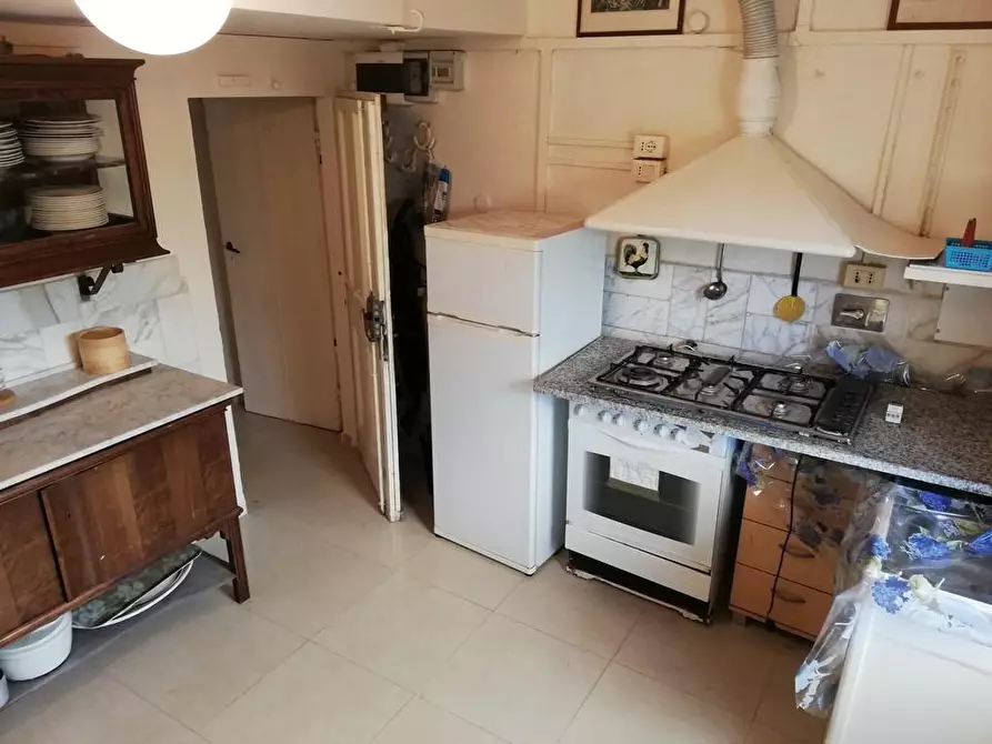 Immagine 48 di Casa indipendente in vendita  a Ortonovo