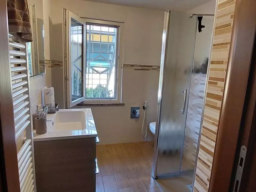 Immagine 27 di Villa in vendita  a Viareggio