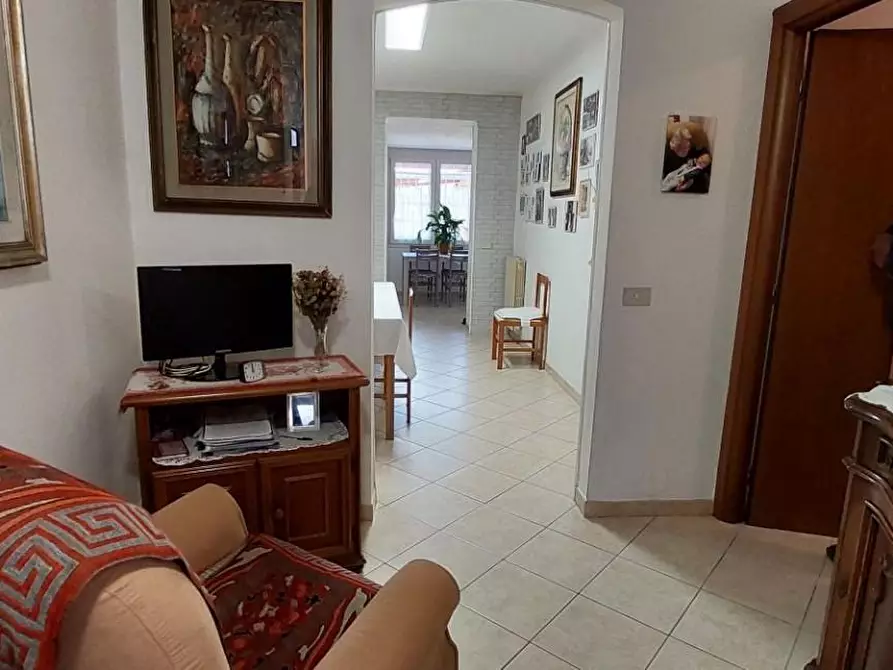Immagine 5 di Villa in vendita  a Viareggio