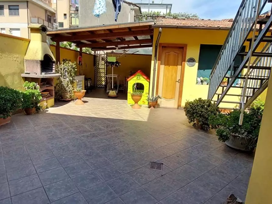 Immagine 33 di Villa in vendita  a Viareggio