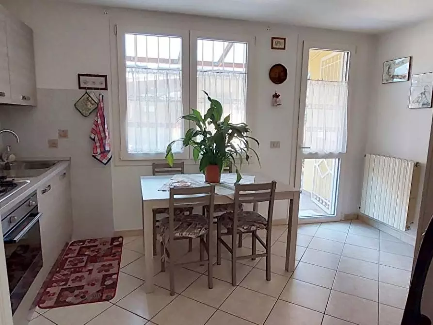 Immagine 9 di Villa in vendita  a Viareggio