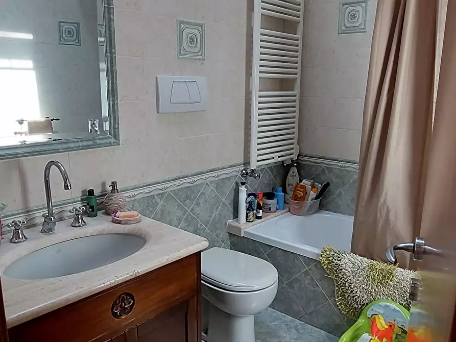 Immagine 89 di Villa in vendita  a Viareggio