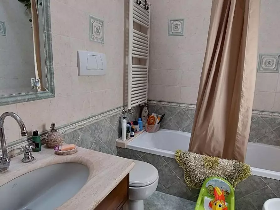 Immagine 91 di Villa in vendita  a Viareggio