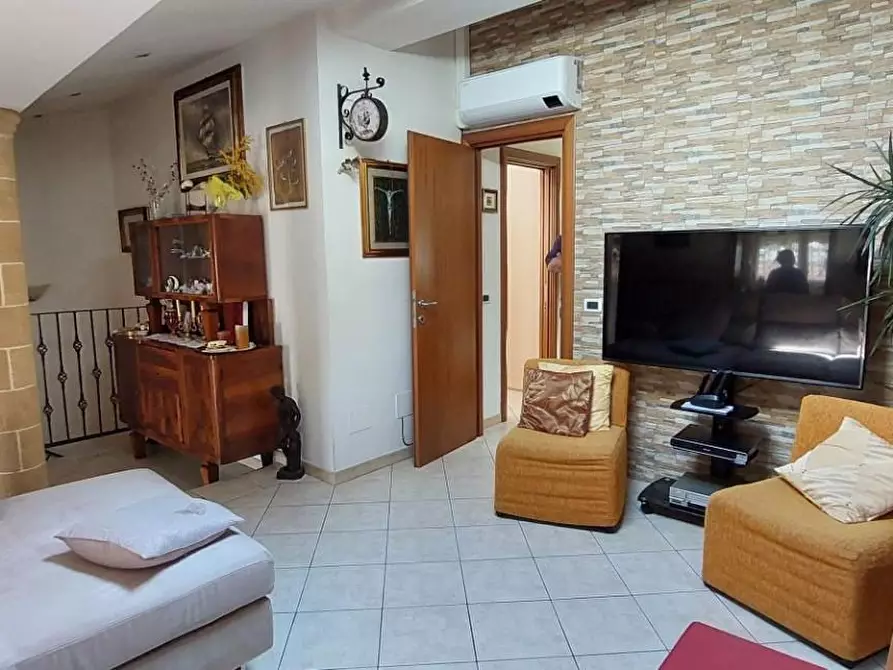 Immagine 60 di Villa in vendita  a Viareggio