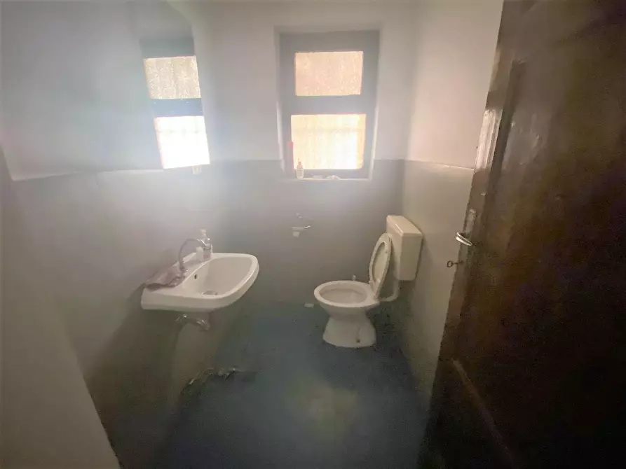 Immagine 19 di Appartamento in vendita  a Massa