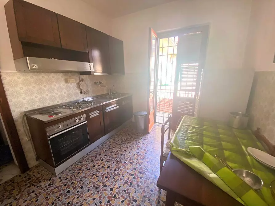 Immagine 5 di Appartamento in vendita  a Massa