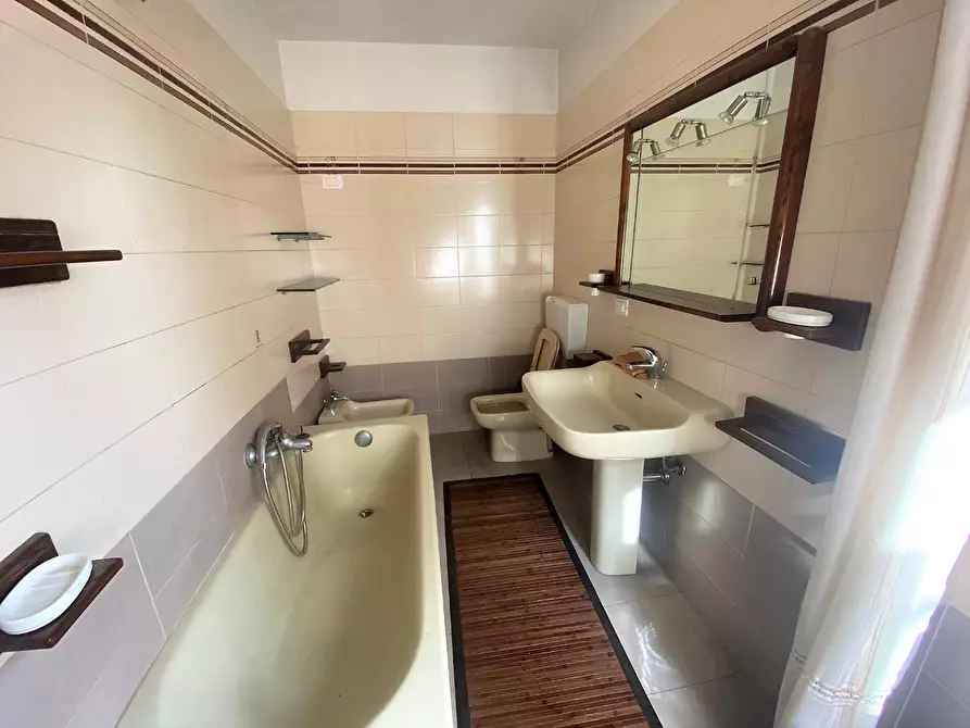 Immagine 13 di Appartamento in vendita  a Massa