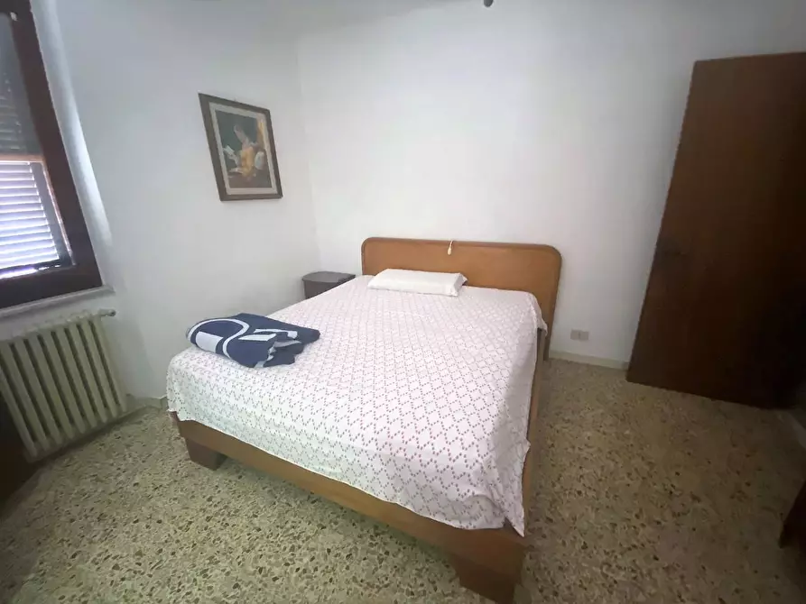 Immagine 10 di Appartamento in vendita  a Massa