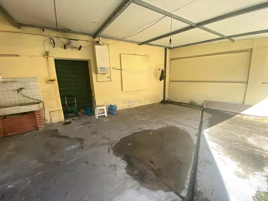 Immagine 22 di Appartamento in vendita  a Massa