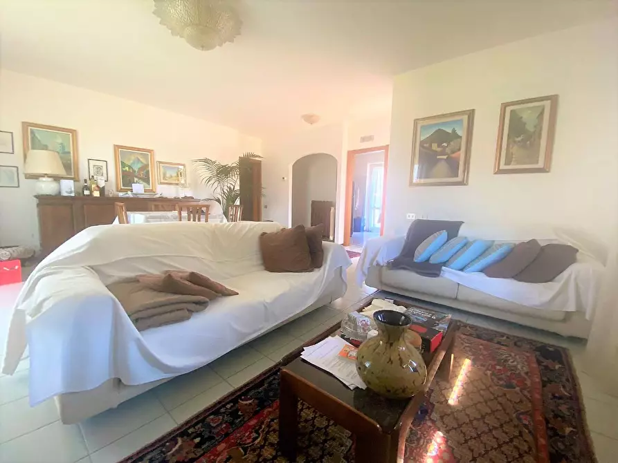 Immagine 3 di Casa bifamiliare in vendita  a Massa