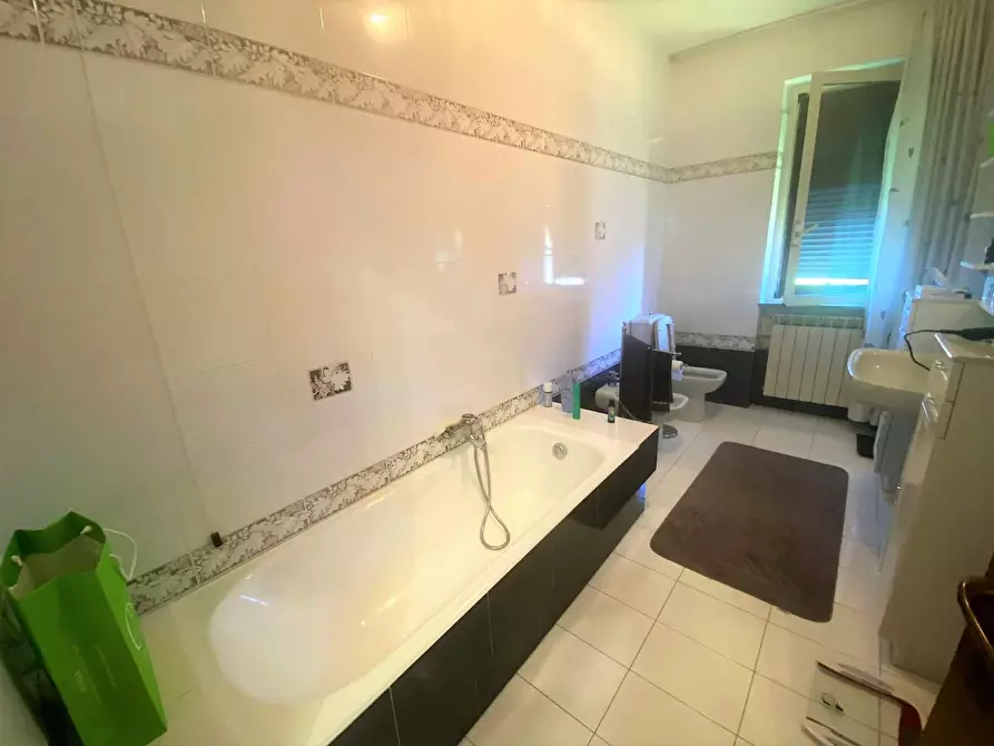 Immagine 11 di Casa bifamiliare in vendita  a Massa