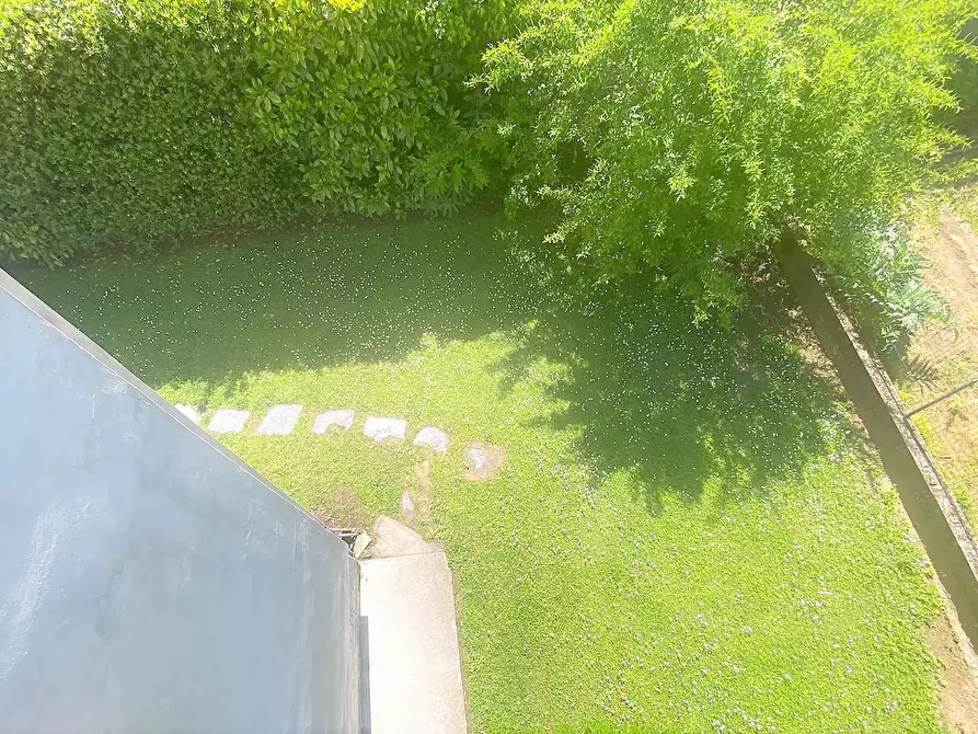 Immagine 18 di Casa bifamiliare in vendita  a Massa