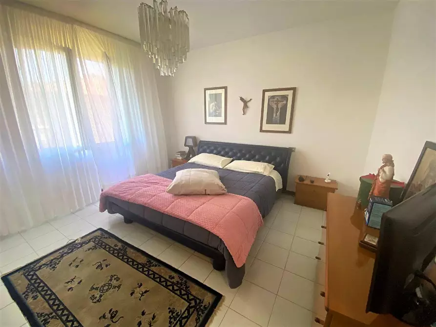 Immagine 13 di Casa bifamiliare in vendita  a Massa