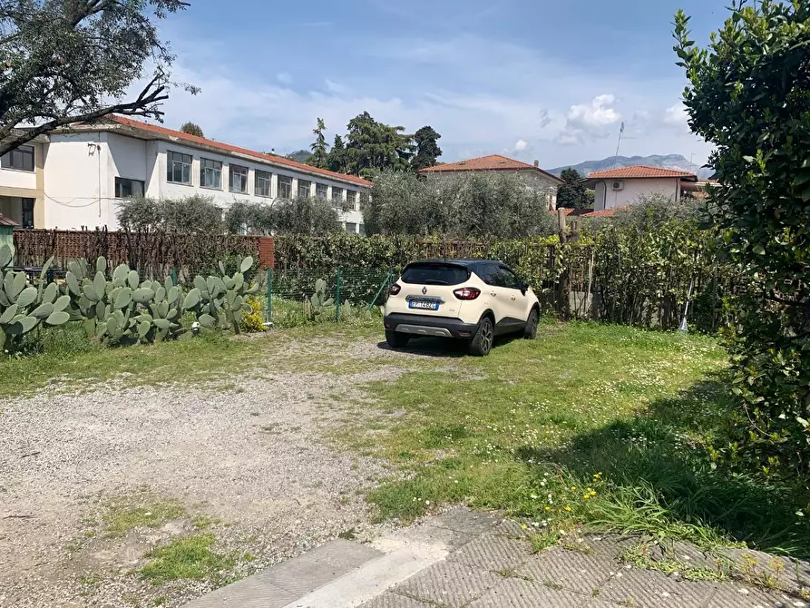 Immagine 6 di Porzione di casa in vendita  a Carrara