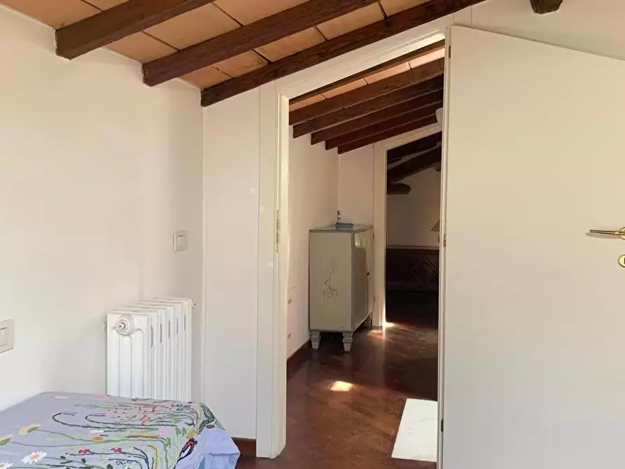 Immagine 41 di Porzione di casa in vendita  a Carrara