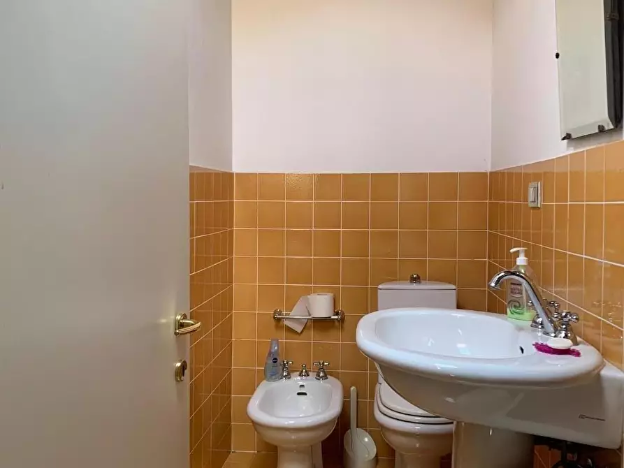 Immagine 29 di Porzione di casa in vendita  a Carrara