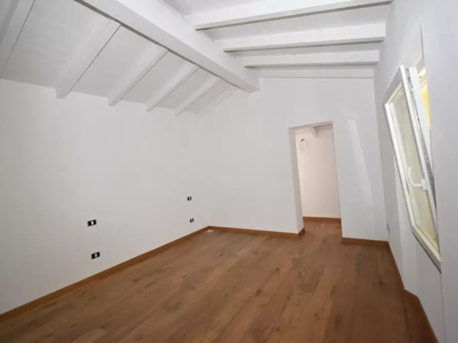 Immagine 15 di Terratetto in vendita  a San Giuliano Terme