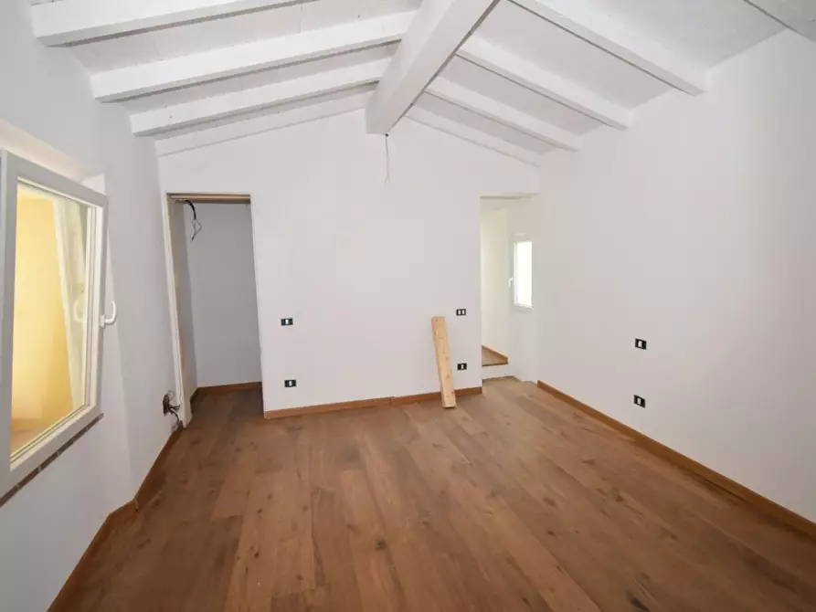 Immagine 17 di Terratetto in vendita  a San Giuliano Terme