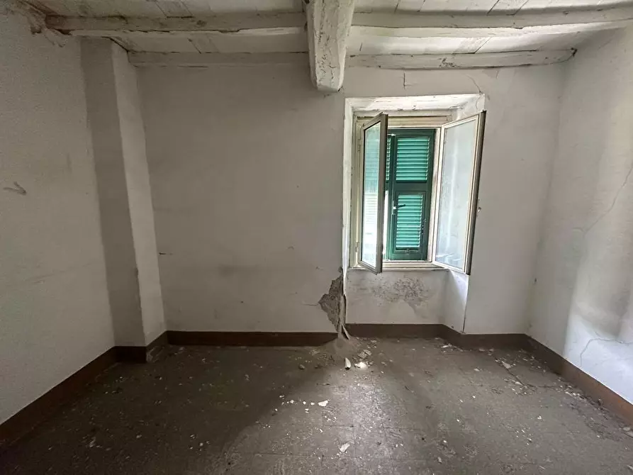 Immagine 33 di Porzione di casa in vendita  a Montignoso