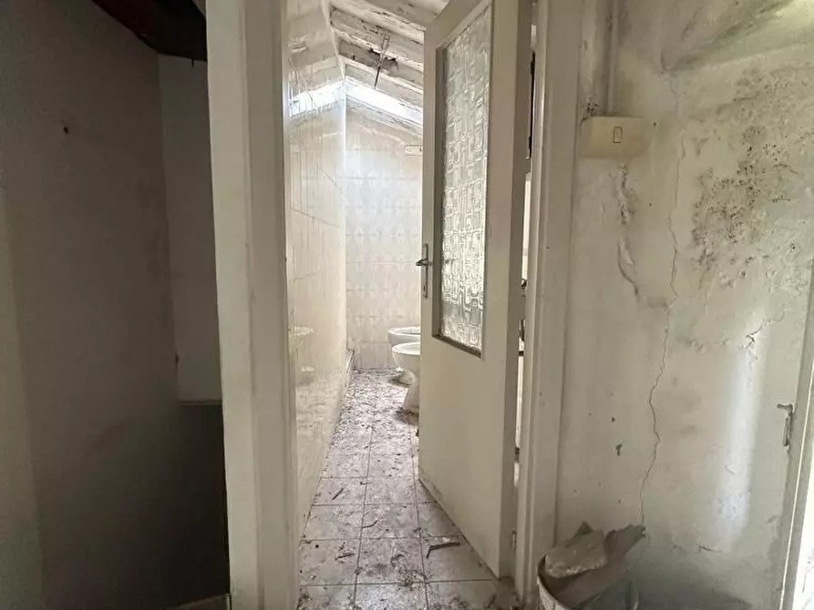 Immagine 31 di Porzione di casa in vendita  a Montignoso