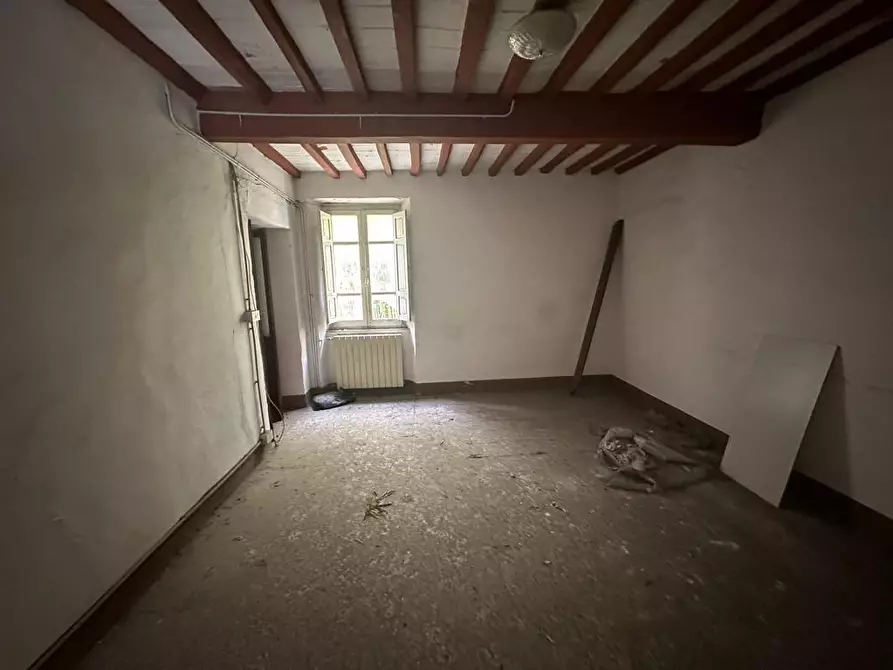 Immagine 21 di Porzione di casa in vendita  a Montignoso