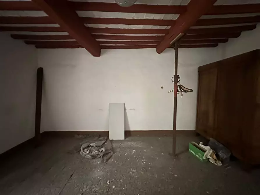 Immagine 22 di Porzione di casa in vendita  a Montignoso