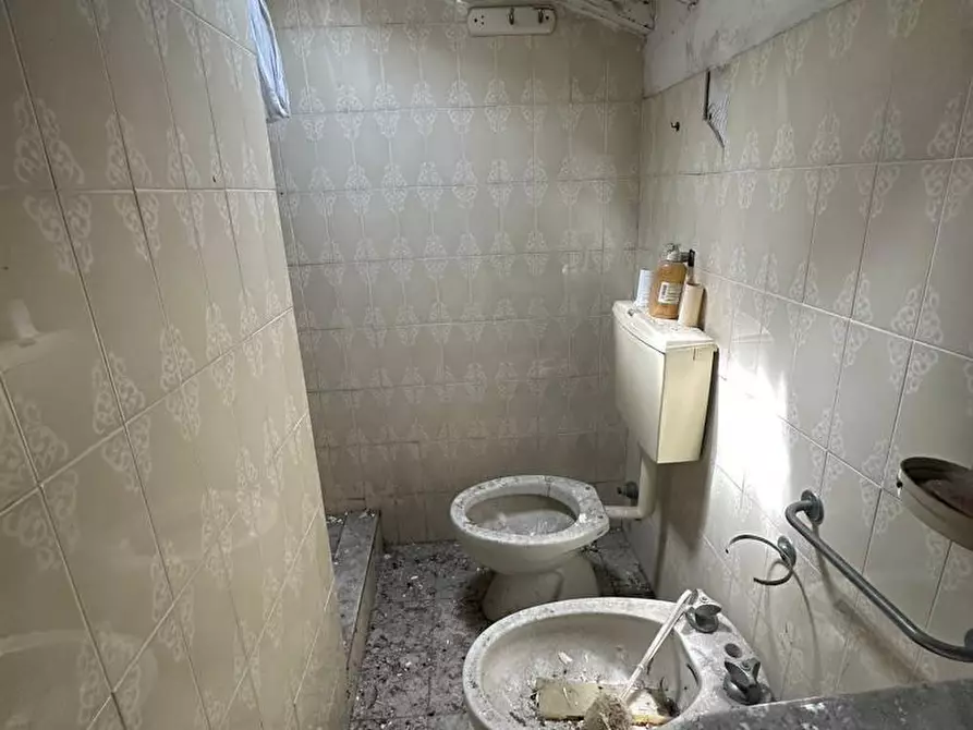 Immagine 29 di Porzione di casa in vendita  a Montignoso