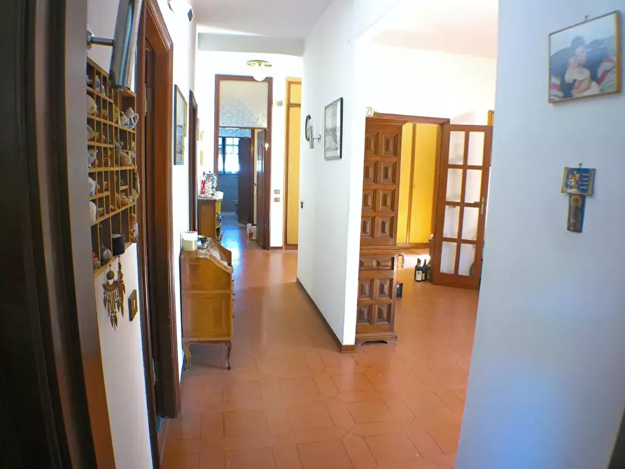 Immagine 30 di Appartamento in vendita  a Carrara