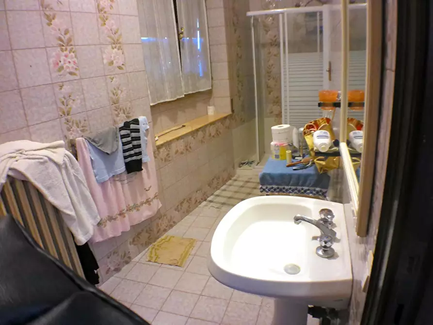 Immagine 5 di Appartamento in vendita  a Carrara