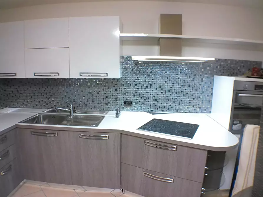 Immagine 14 di Villetta a schiera in vendita  a Carrara