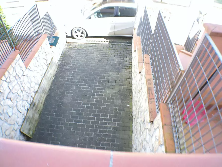 Immagine 21 di Villetta a schiera in vendita  a Carrara