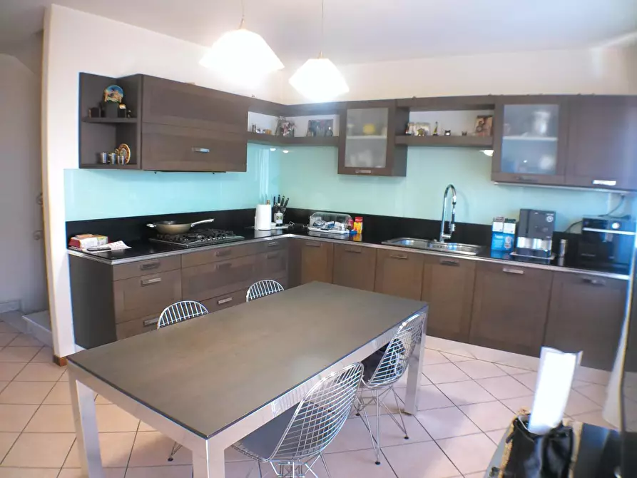 Immagine 2 di Villetta a schiera in vendita  a Carrara