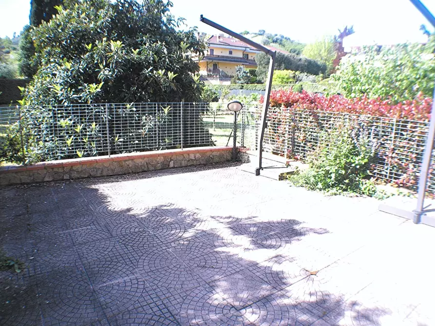 Immagine 23 di Villetta a schiera in vendita  a Carrara