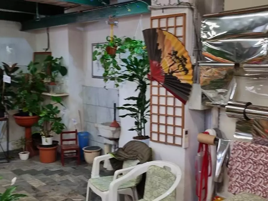 Immagine 2 di Negozio in vendita  a Carrara