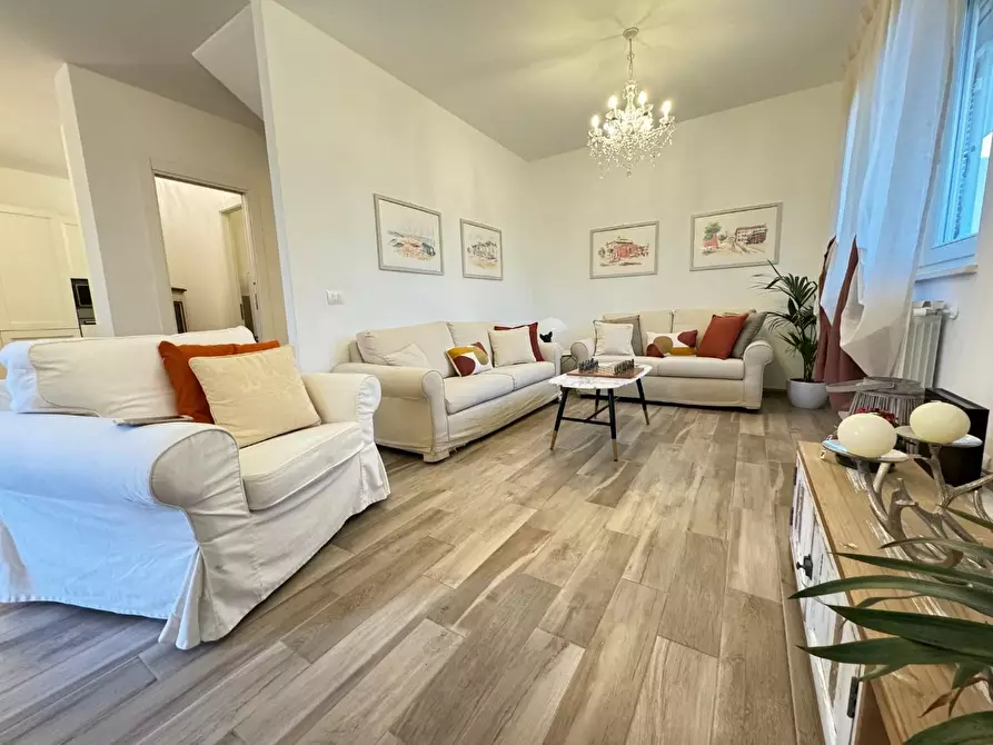 Immagine 2 di Casa bifamiliare in affitto  a Forte Dei Marmi